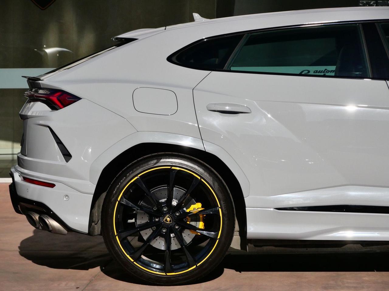 2022 Lamborghini Urus Base Base Lawrence KS