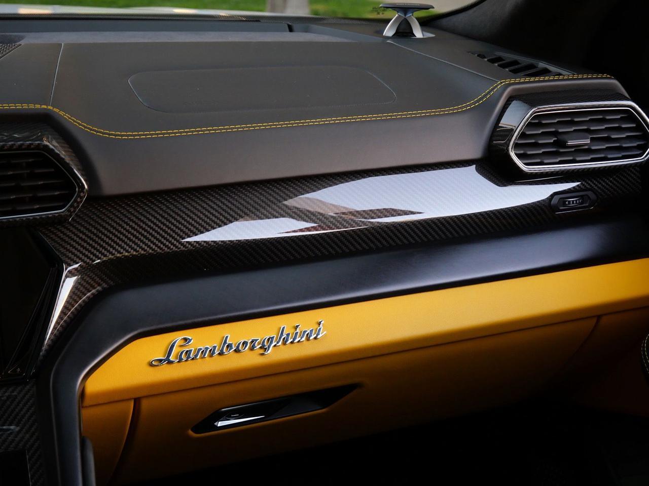 2022 Lamborghini Urus Base Base Lawrence KS