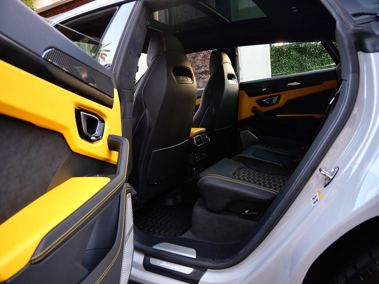 2022 Lamborghini Urus Base Base Lawrence KS