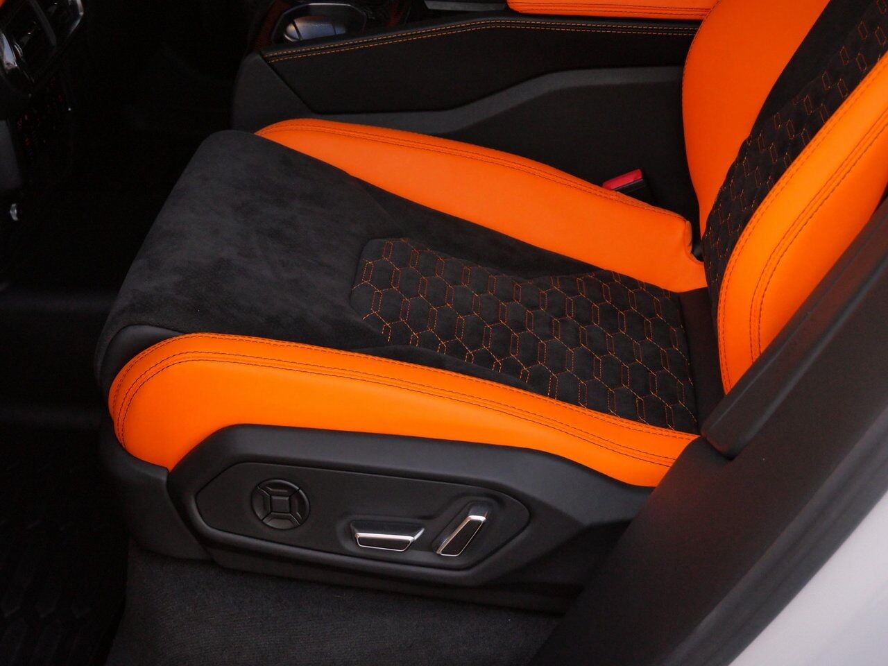 2022 Lamborghini Urus Base Base Lawrence KS