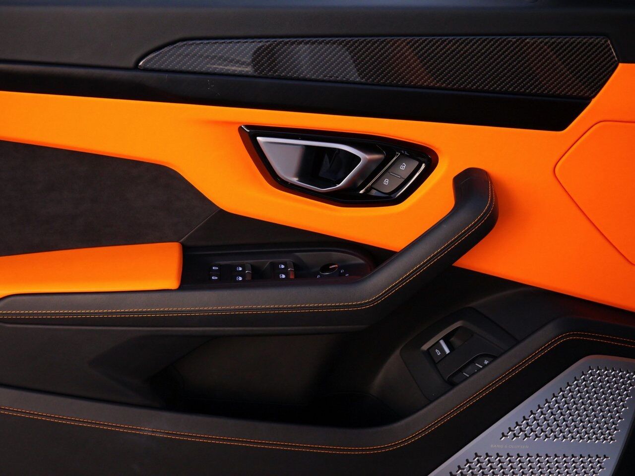 2022 Lamborghini Urus Base Base Lawrence KS