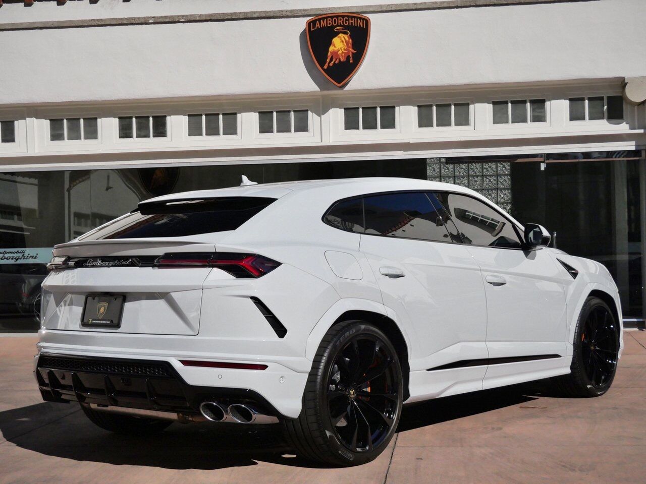 2022 Lamborghini Urus Base Base Lawrence KS