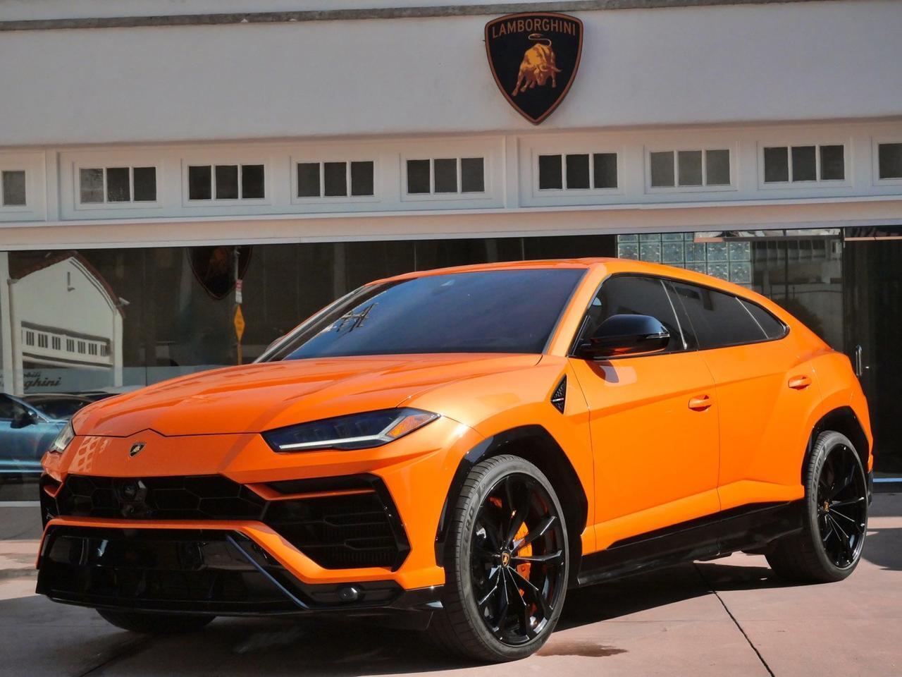 2022 Lamborghini Urus Base Base Lawrence KS