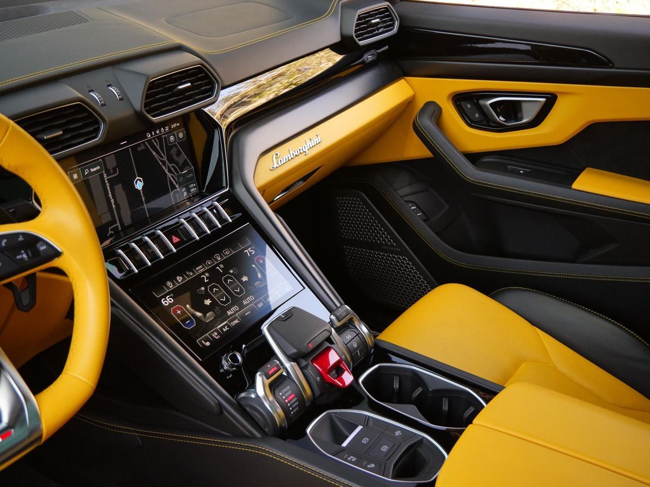 2022 Lamborghini Urus Base Base Lawrence KS