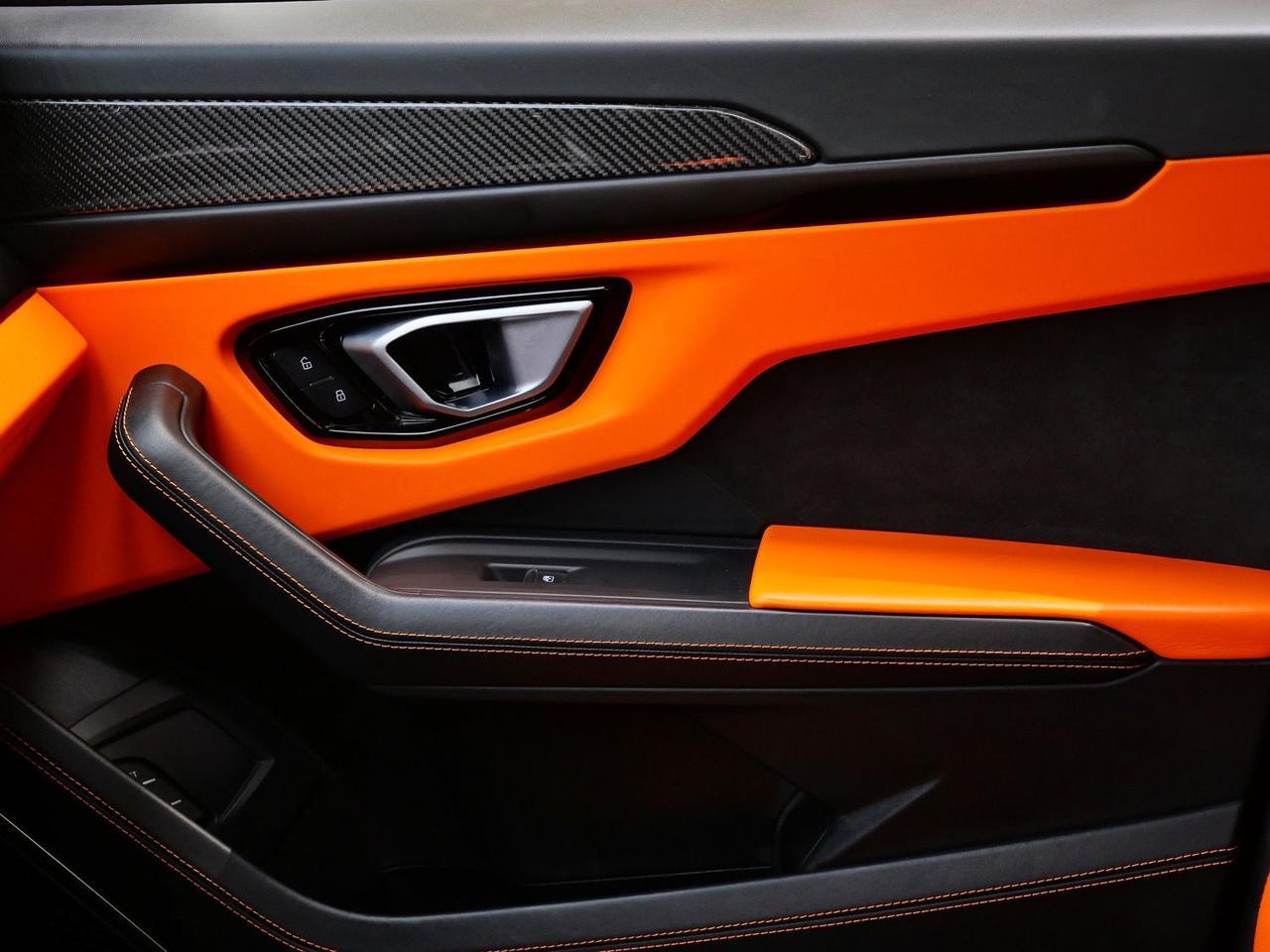 2022 Lamborghini Urus Base Base Lawrence KS