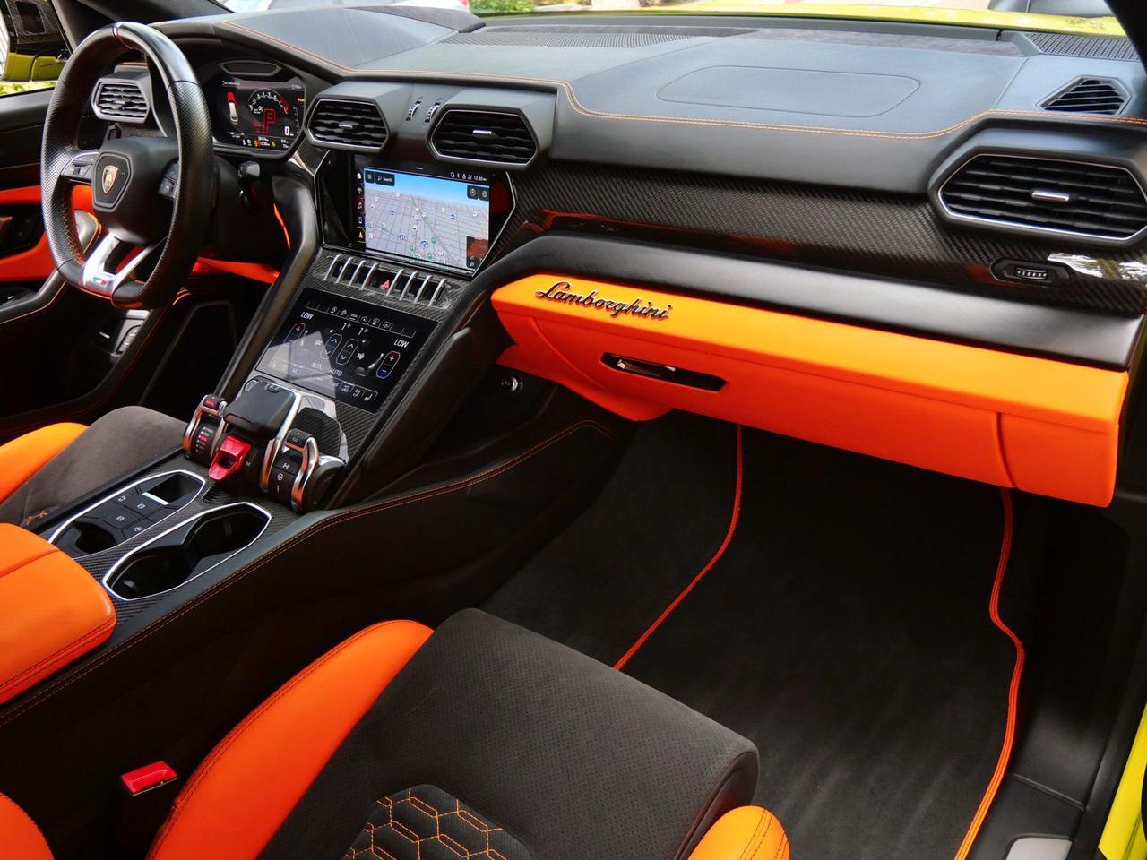 2022 Lamborghini Urus Base Base Lawrence KS