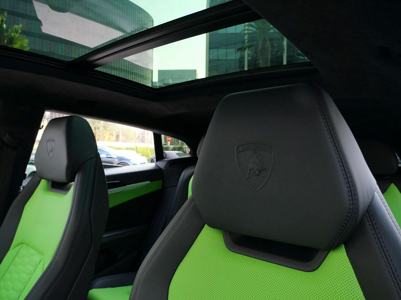 2022 Lamborghini Urus Base Base Lawrence KS