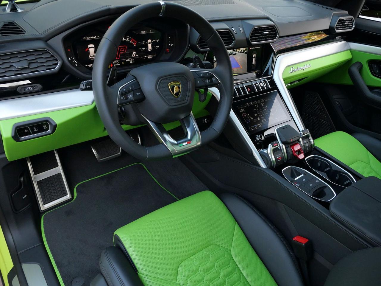 2022 Lamborghini Urus Base Base Lawrence KS