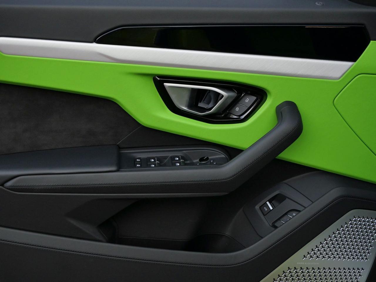 2022 Lamborghini Urus Base Base Lawrence KS