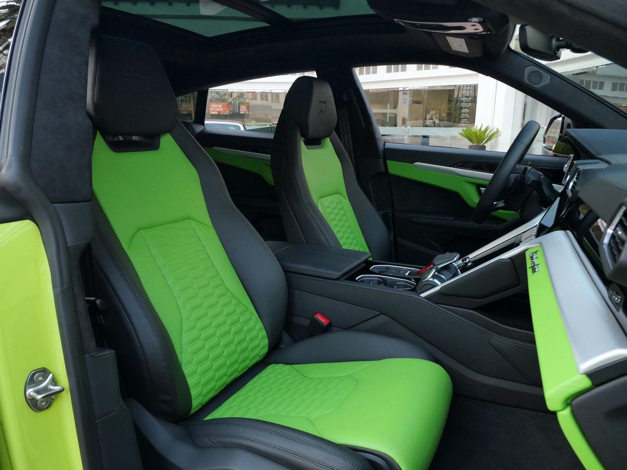 2022 Lamborghini Urus Base Base Lawrence KS