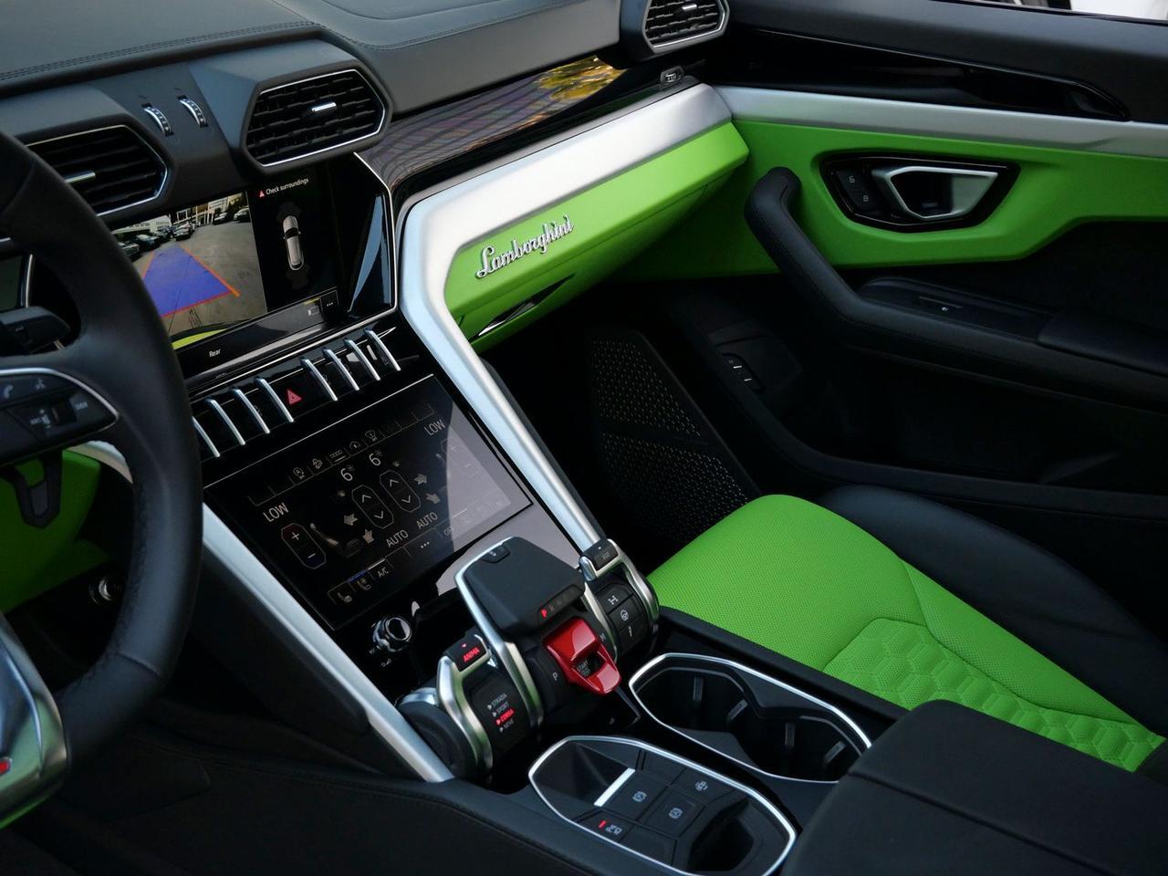 2022 Lamborghini Urus Base Base Lawrence KS