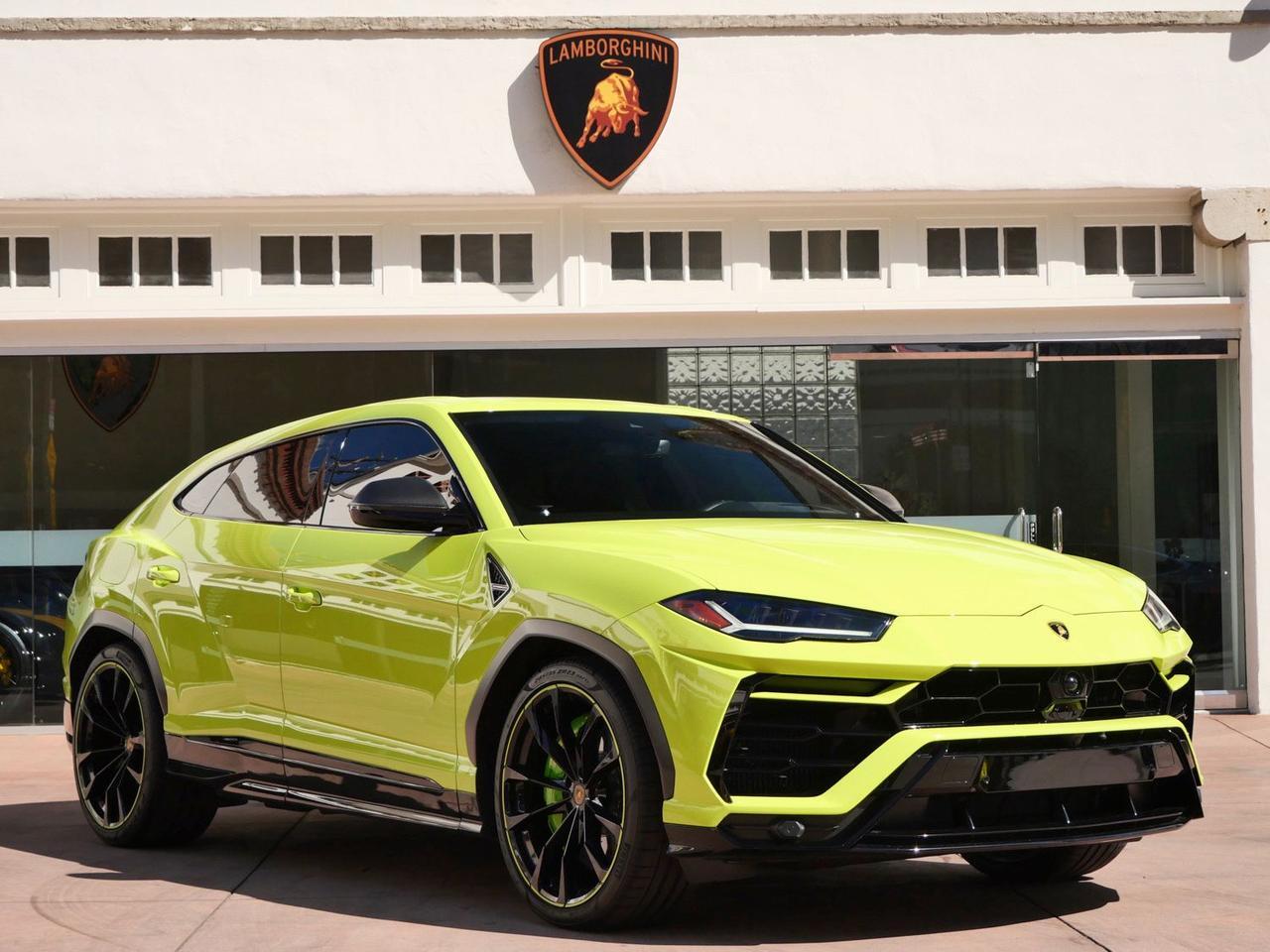 2022 Lamborghini Urus Base Base