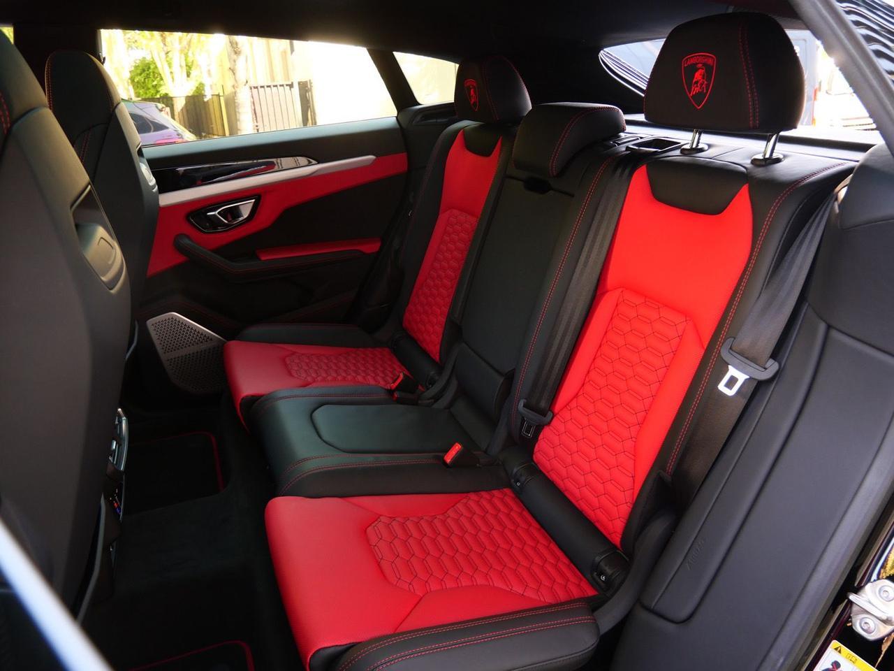 2022 Lamborghini Urus Base Base Lawrence KS