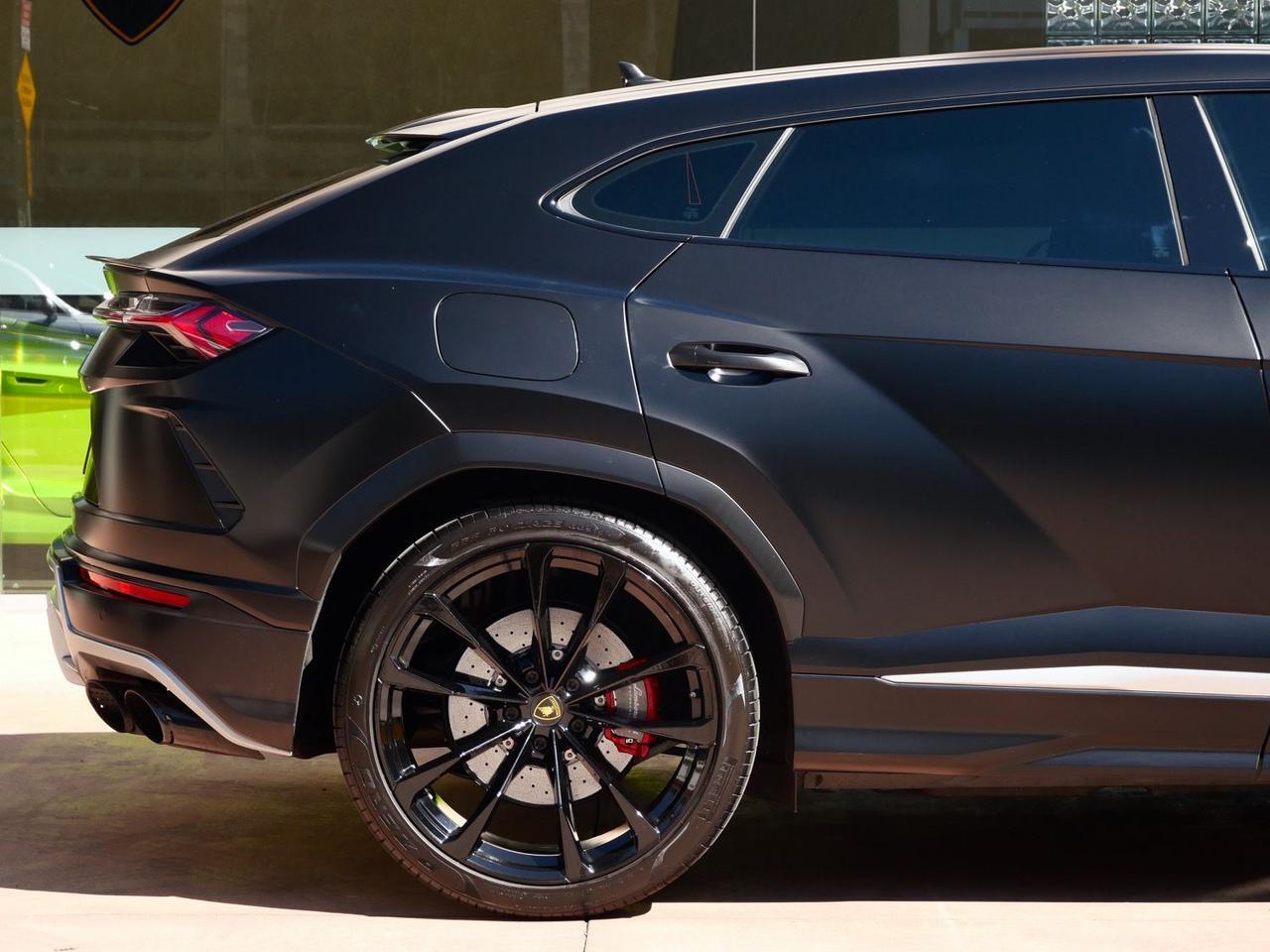 2022 Lamborghini Urus Base Base Lawrence KS
