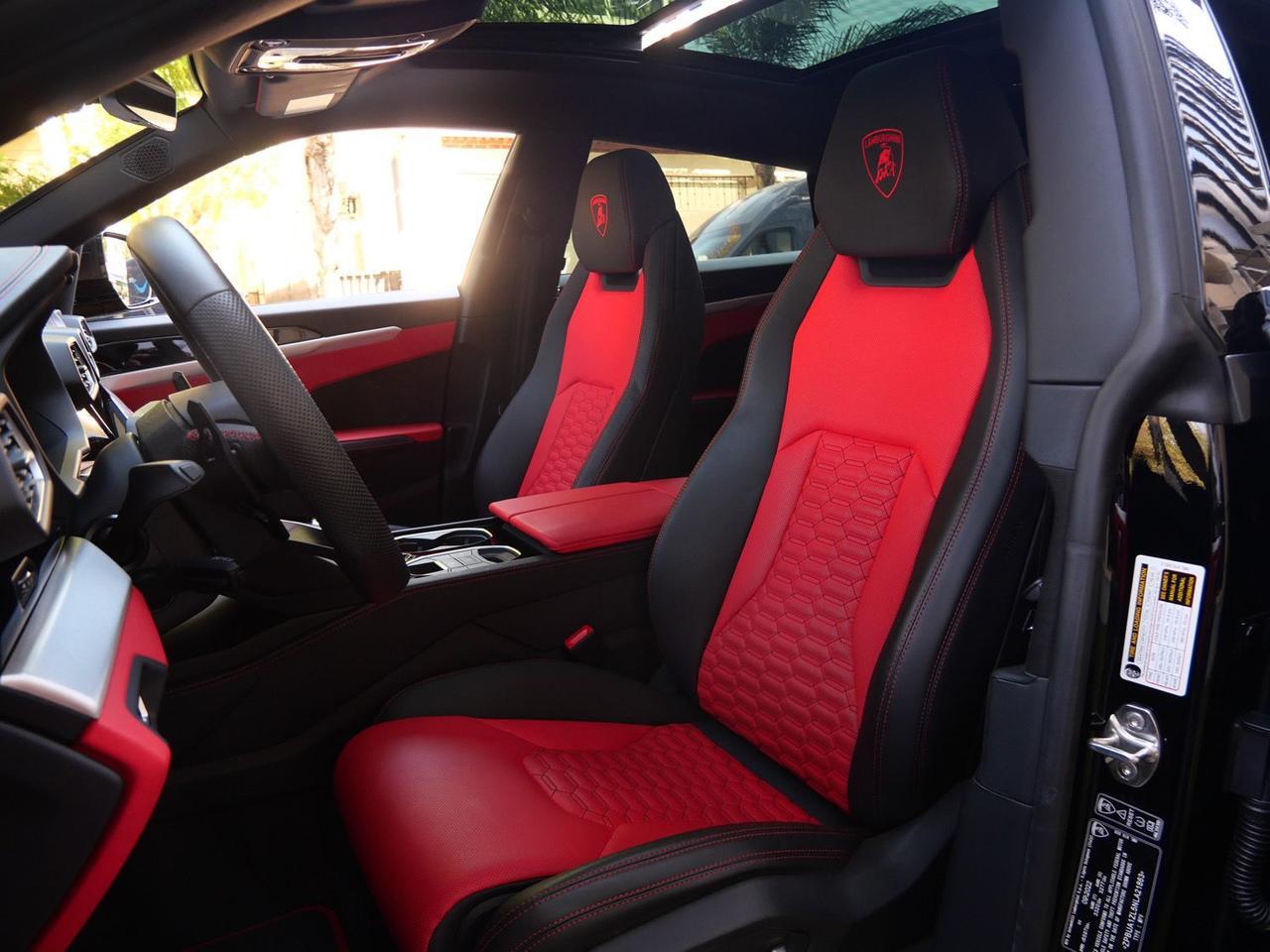 2022 Lamborghini Urus Base Base Lawrence KS