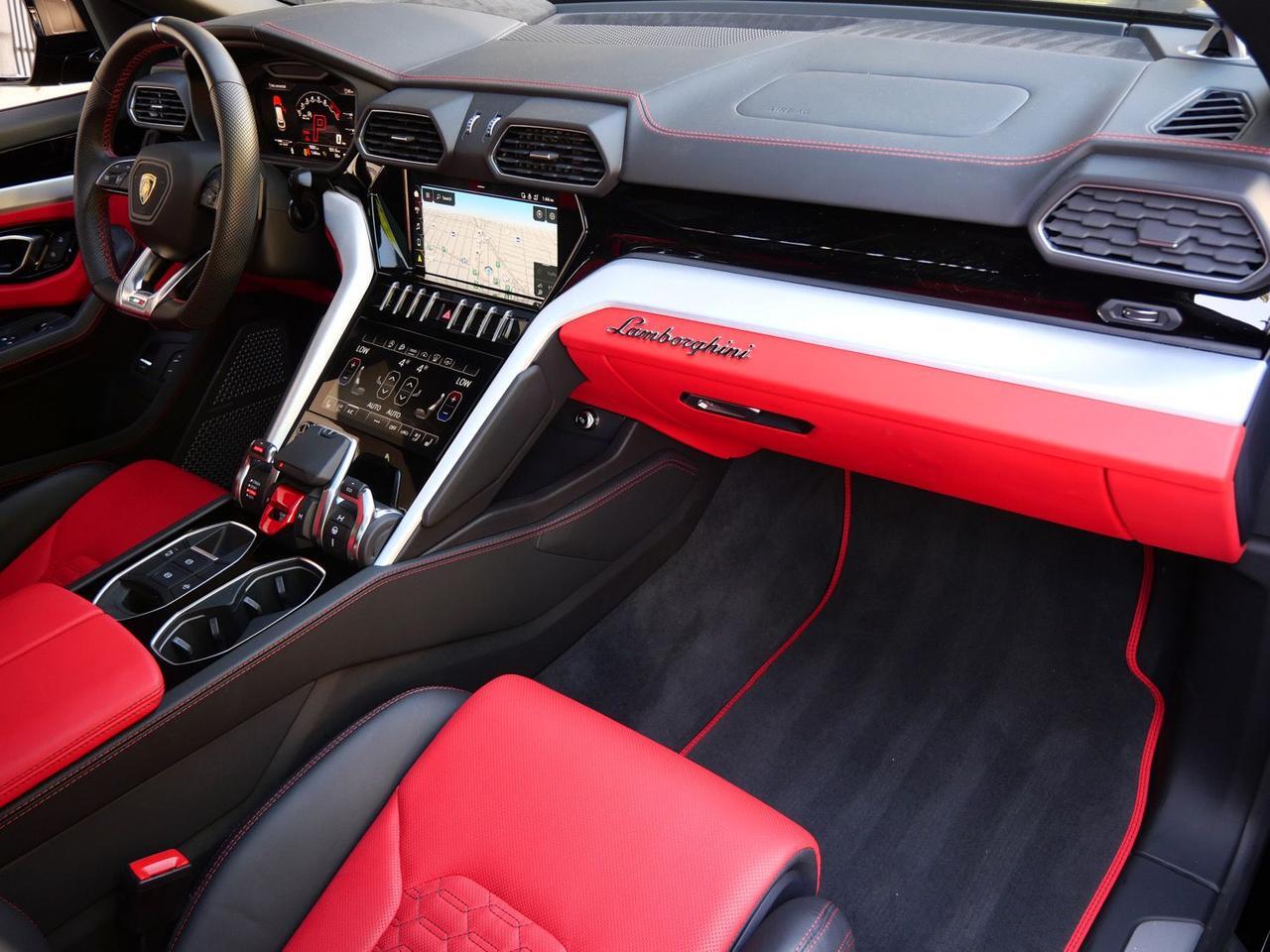 2022 Lamborghini Urus Base Base Lawrence KS