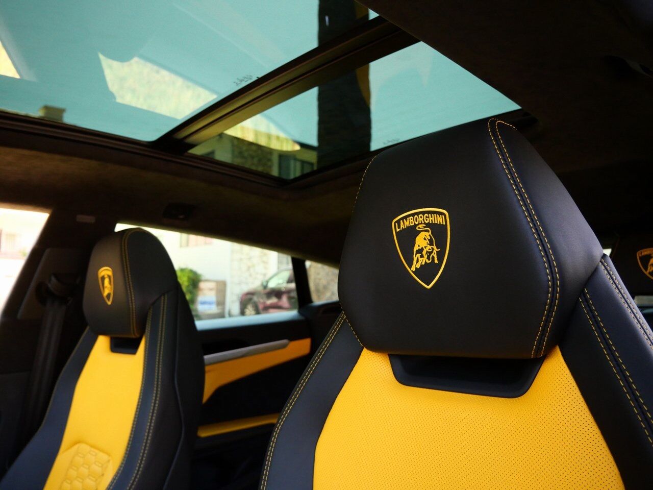 2022 Lamborghini Urus Base Base Lawrence KS