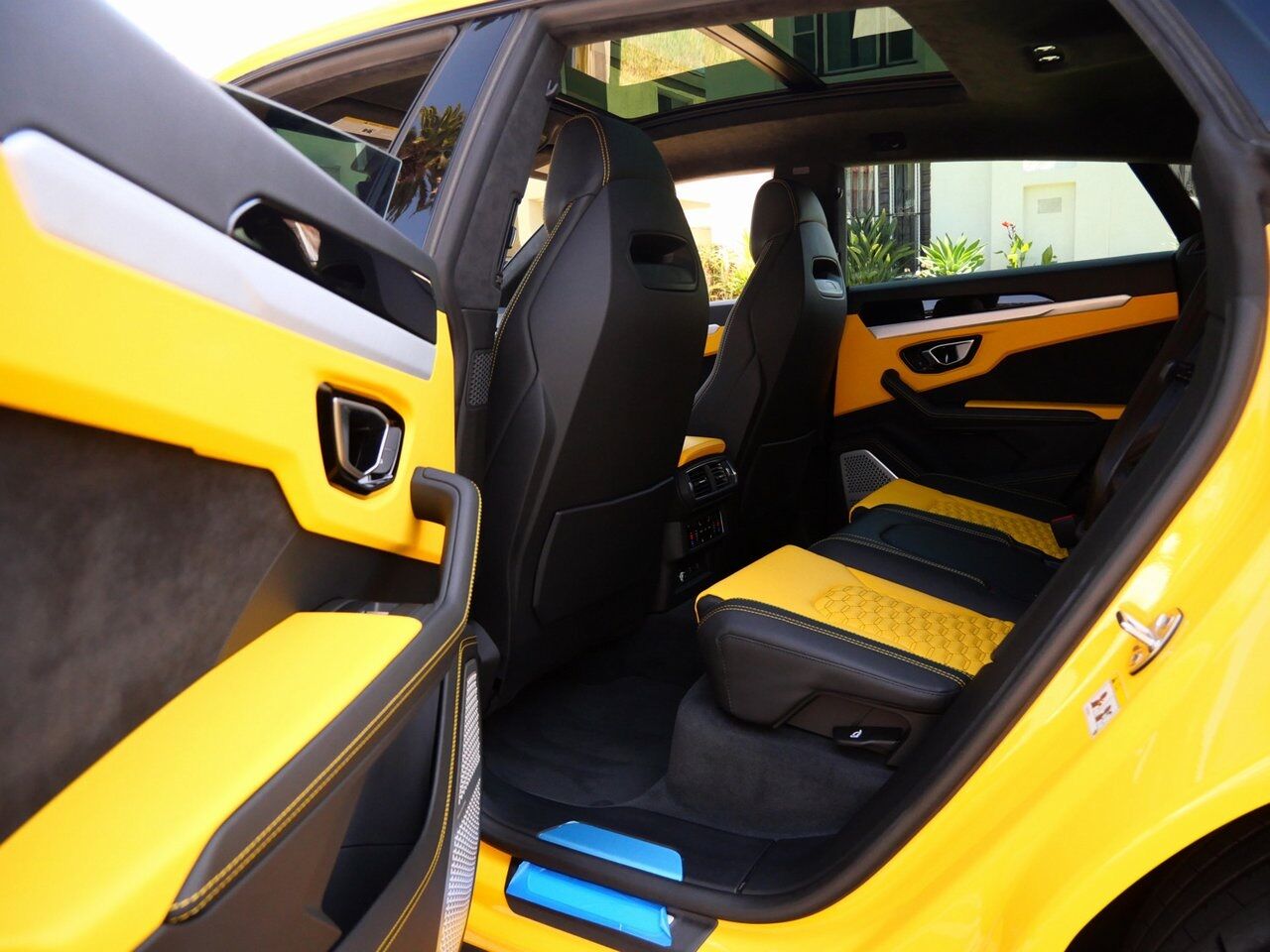 2022 Lamborghini Urus Base Base Lawrence KS