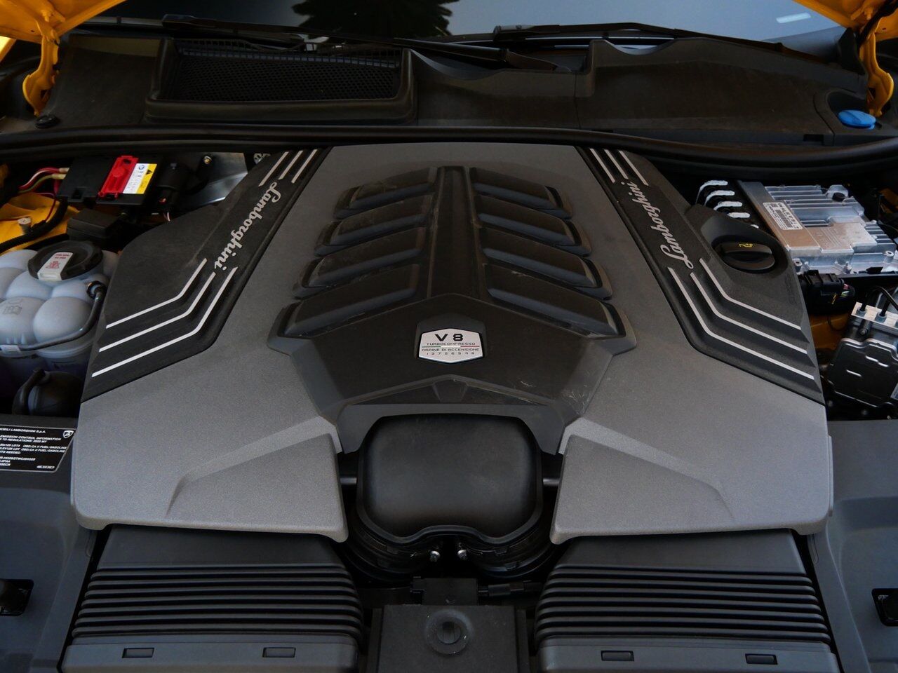 2022 Lamborghini Urus Base Base Lawrence KS