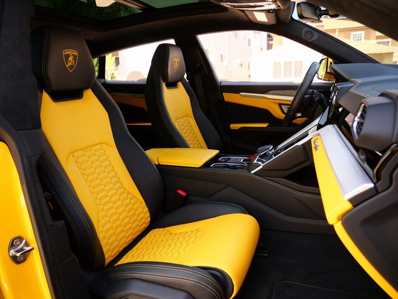 2022 Lamborghini Urus Base Base Lawrence KS