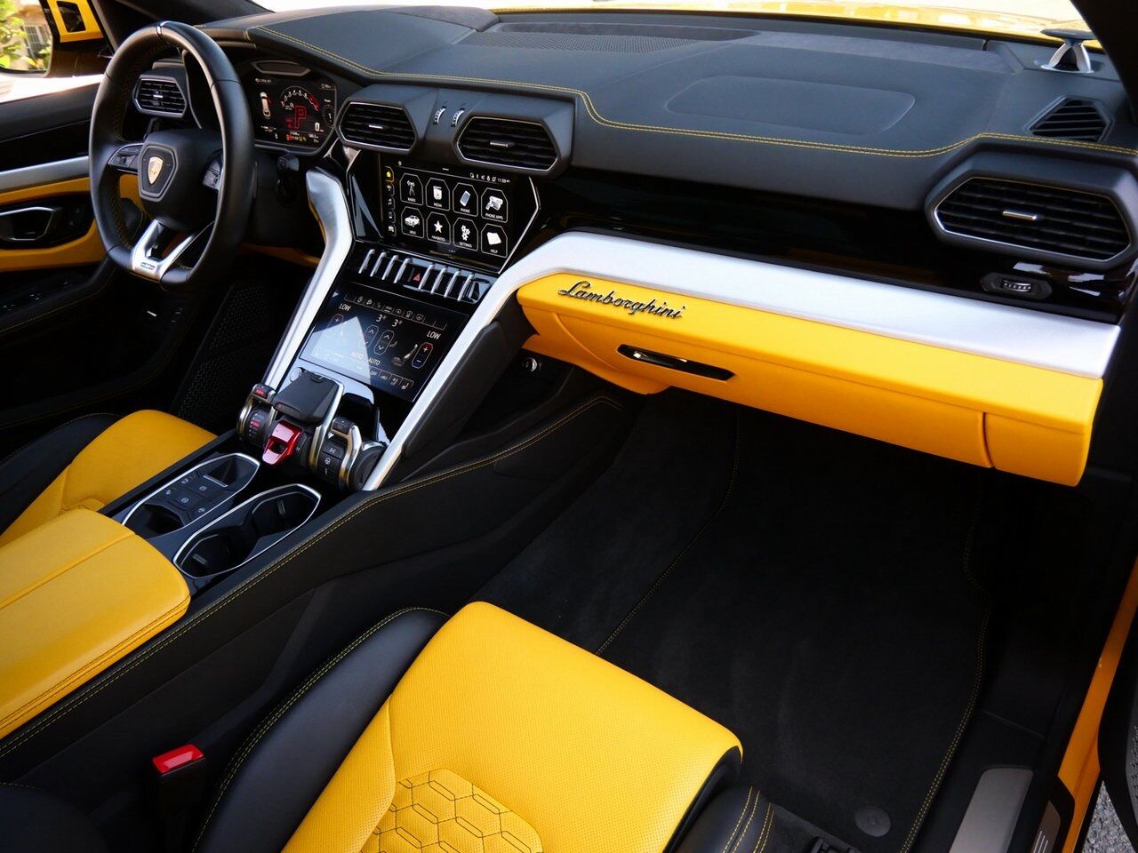 2022 Lamborghini Urus Base Base Lawrence KS