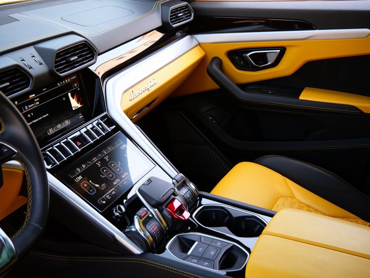 2022 Lamborghini Urus Base Base Lawrence KS