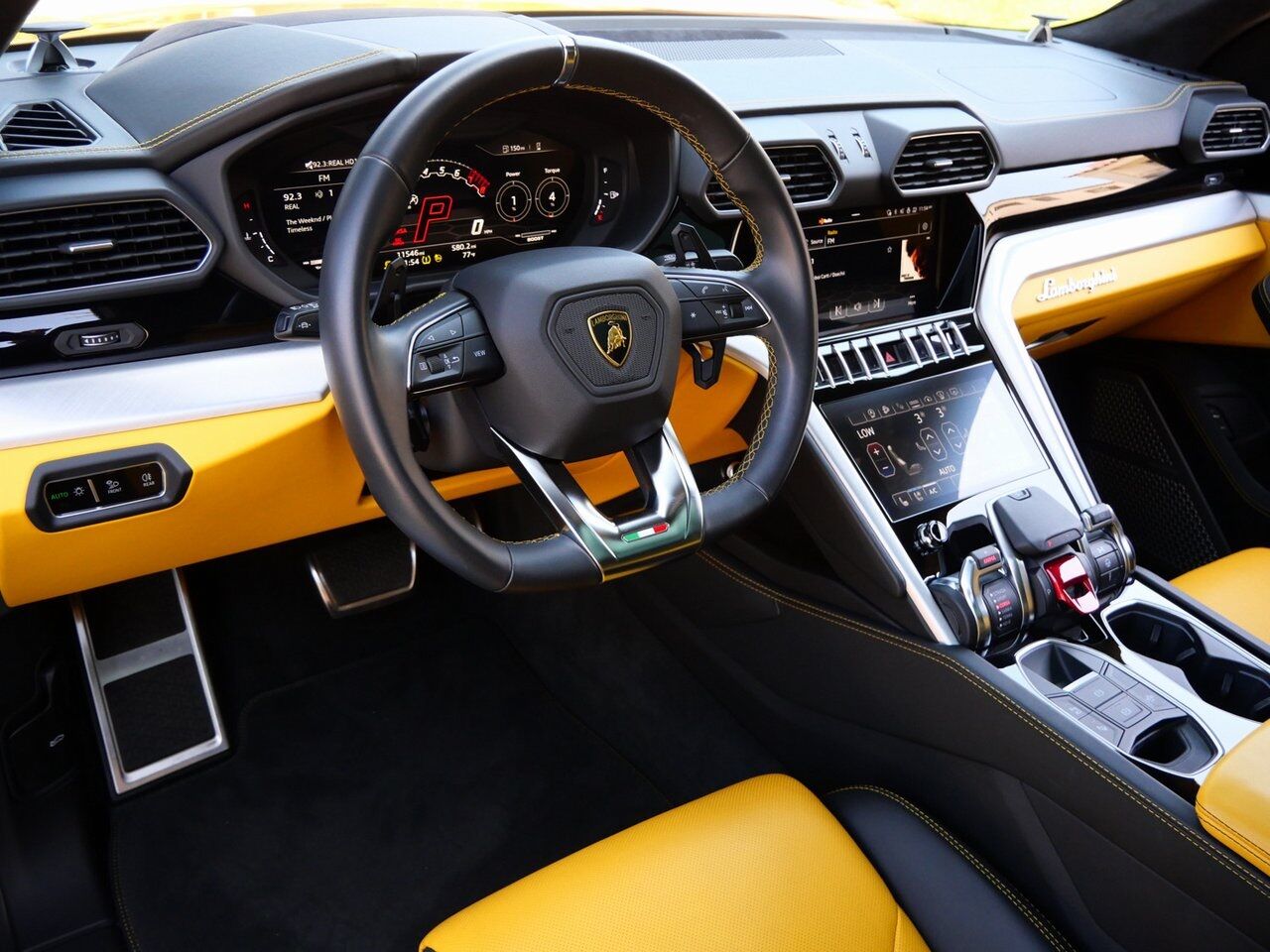 2022 Lamborghini Urus Base Base Lawrence KS