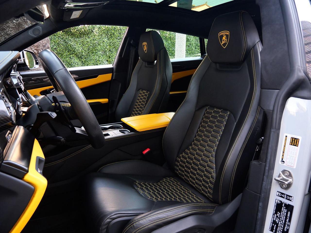 2022 Lamborghini Urus Base Base Lawrence KS