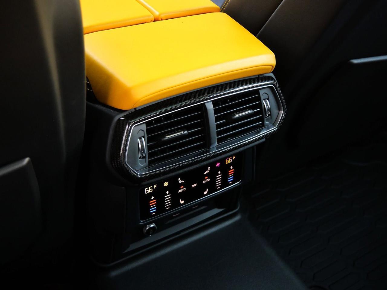 2022 Lamborghini Urus Base Base Lawrence KS