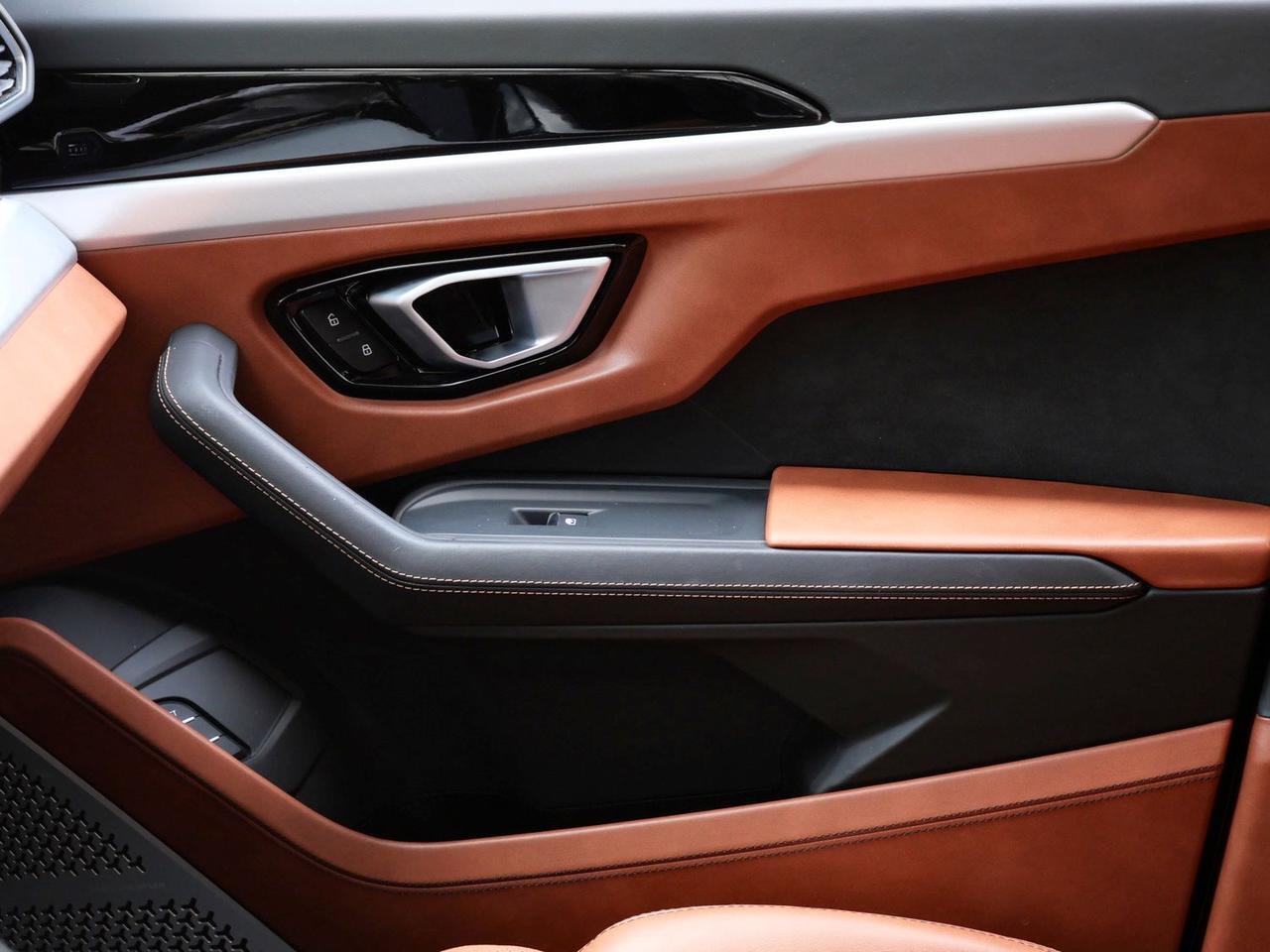 2022 Lamborghini Urus Base Base Lawrence KS