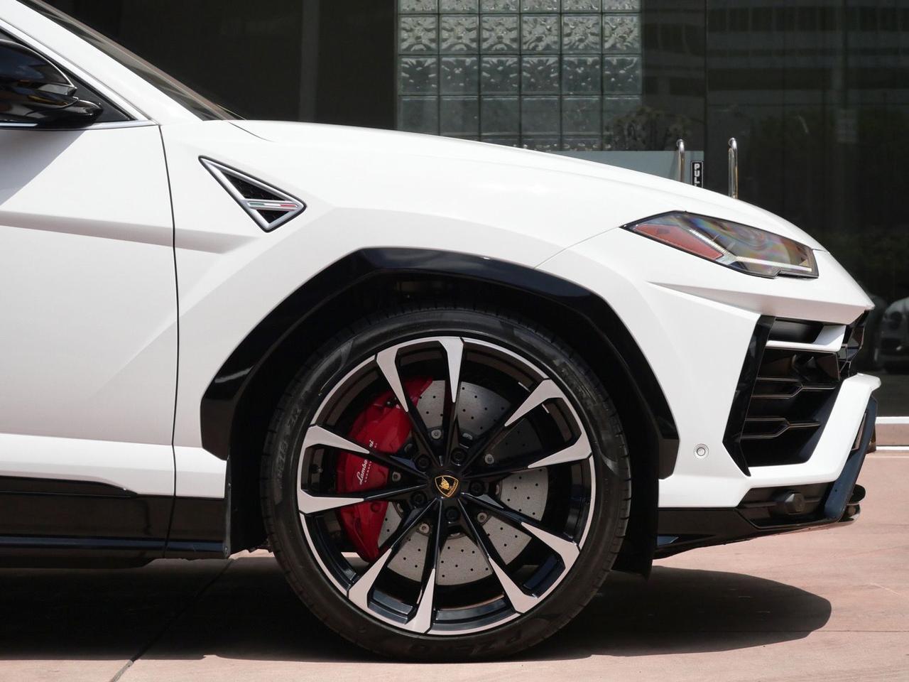 2022 Lamborghini Urus Base Base Lawrence KS