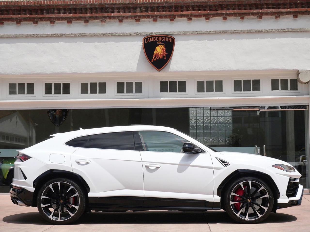 2022 Lamborghini Urus Base Base