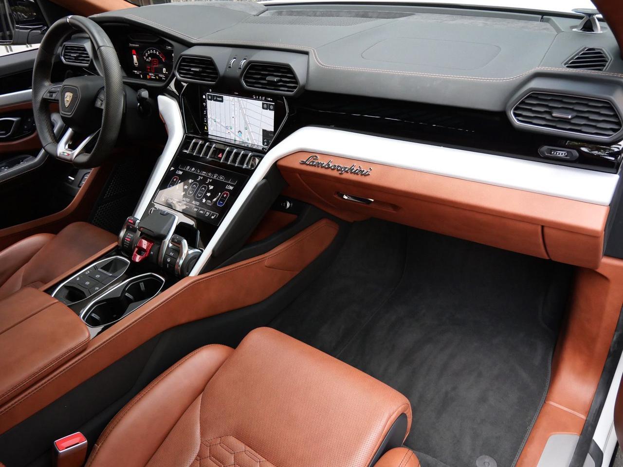 2022 Lamborghini Urus Base Base Lawrence KS