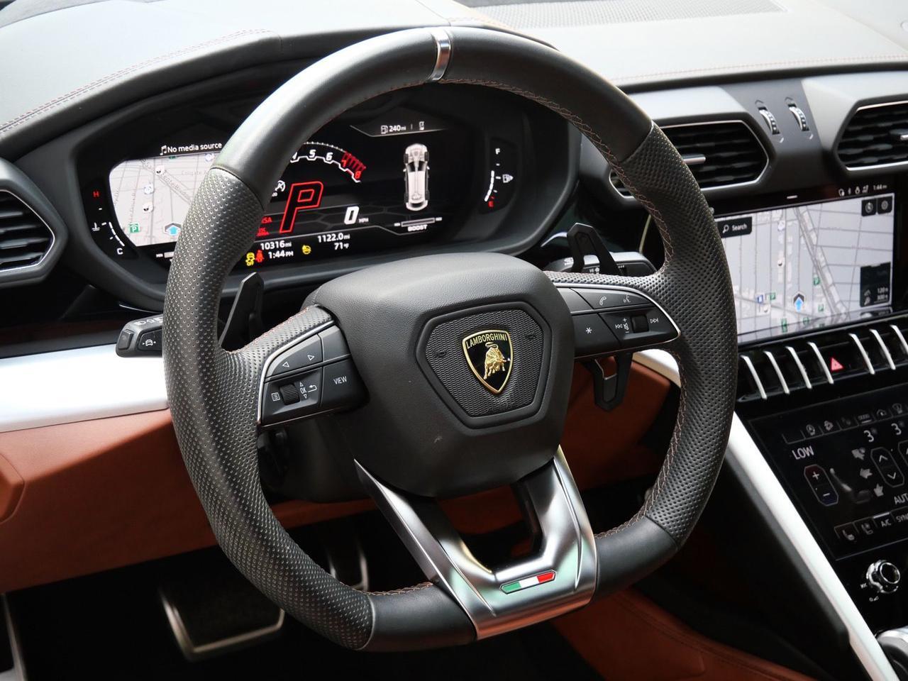 2022 Lamborghini Urus Base Base Lawrence KS