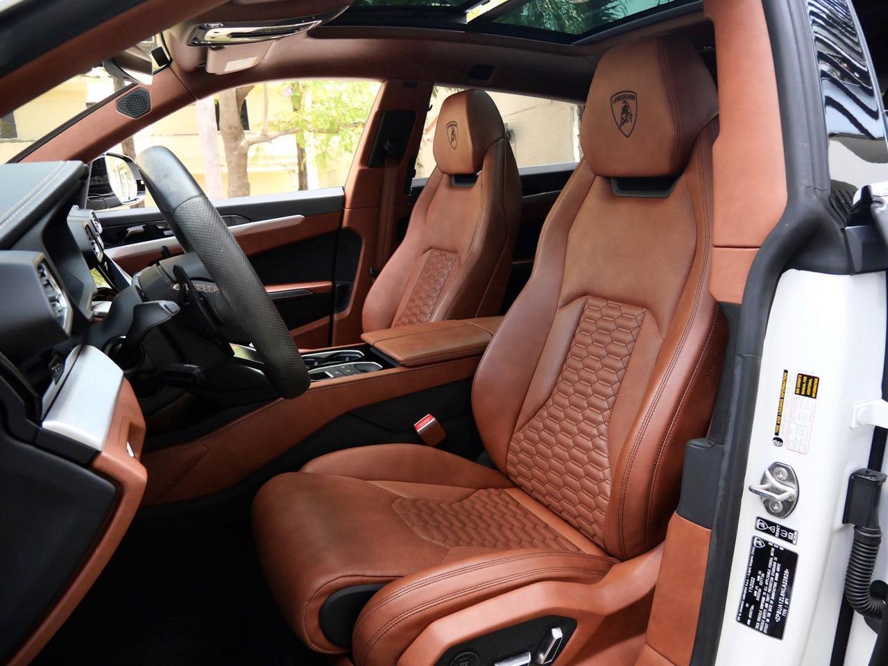 2022 Lamborghini Urus Base Base Lawrence KS