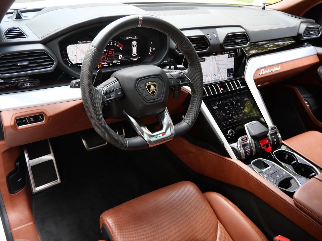 2022 Lamborghini Urus Base Base Lawrence KS