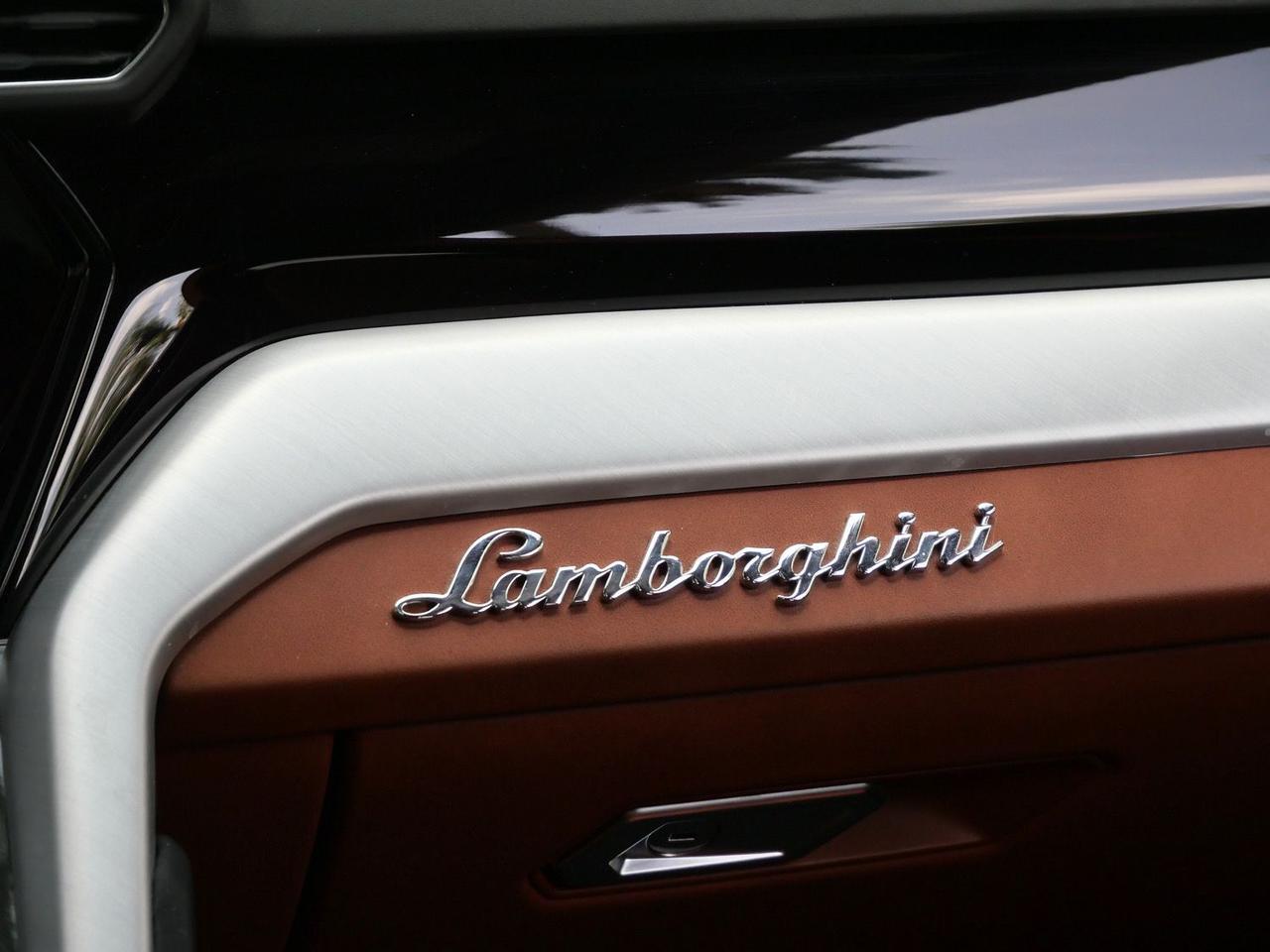 2022 Lamborghini Urus Base Base Lawrence KS