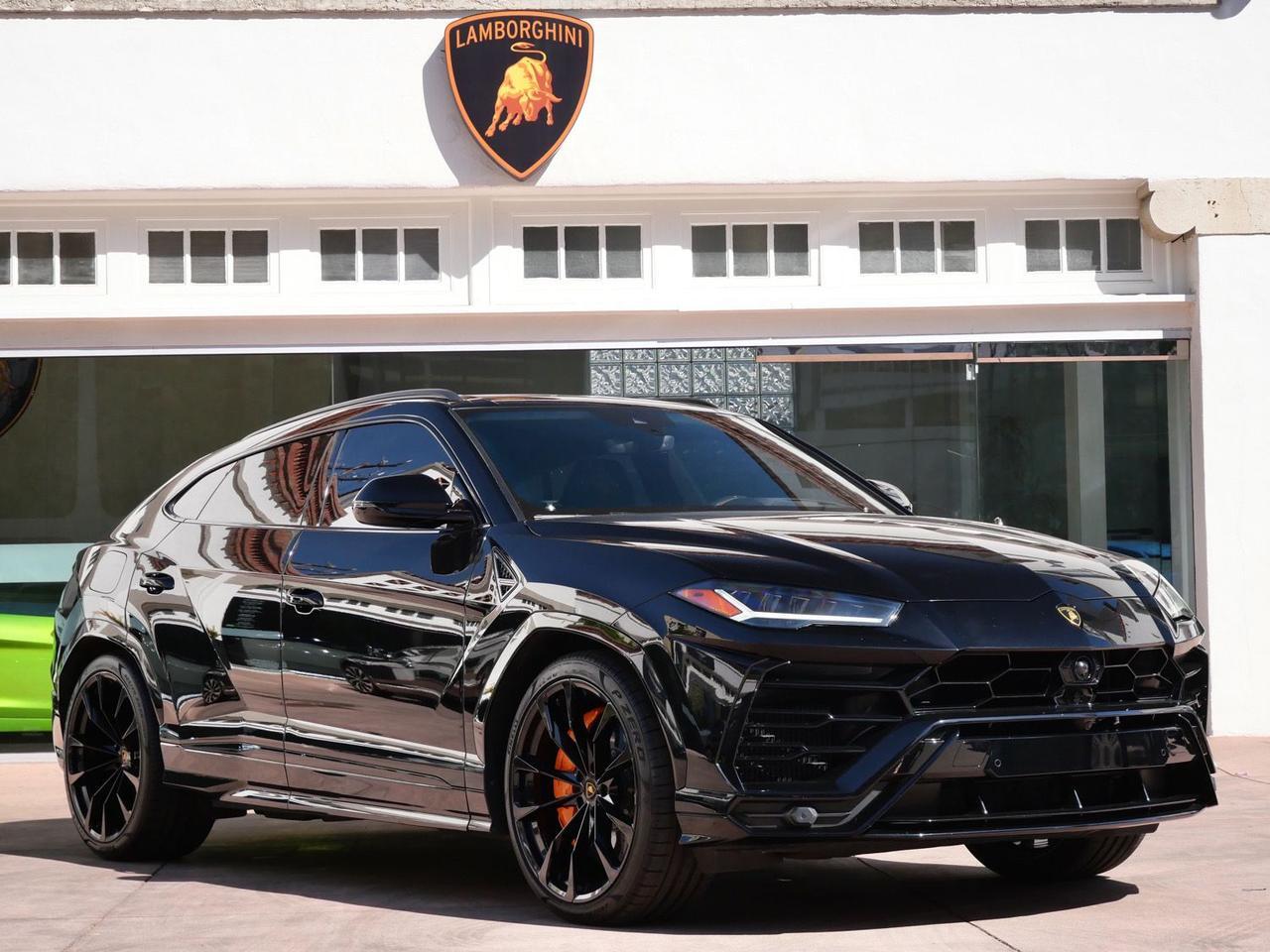 2022 Lamborghini Urus Base
