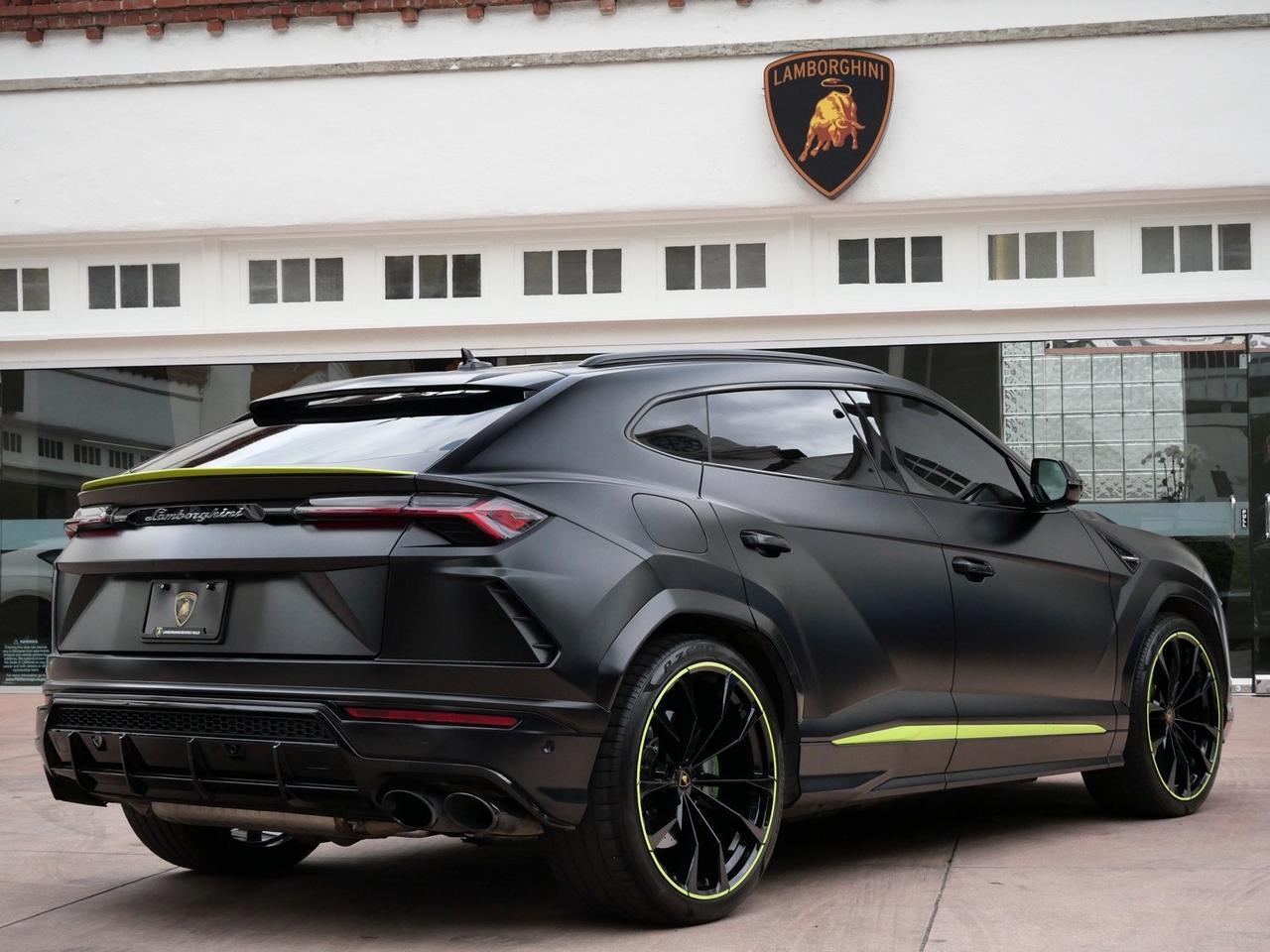 2022 Lamborghini Urus Graphite Capsule Graphite Capsule