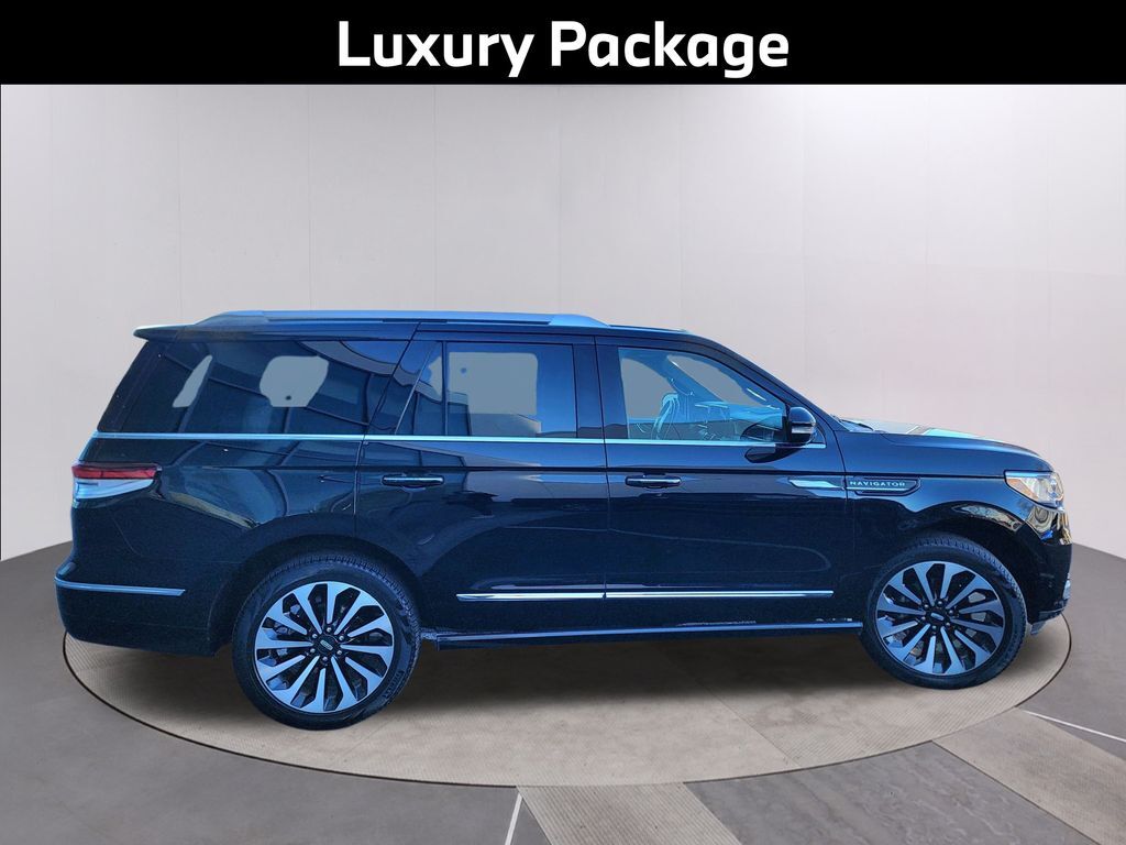 2022 Lincoln Navigator Reserve