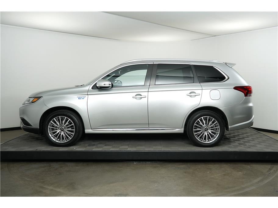 2022 Mitsubishi Outlander PHEV LE Sport Utility 4D 2022 Mitsubishi Outlander PHEV LE Sport Utility 4D