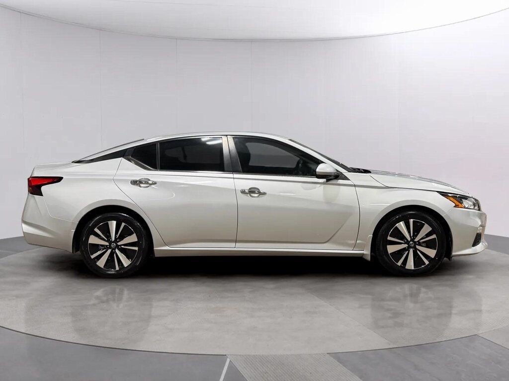 2022 Nissan Altima 2.5 SV w/Premium Pkg