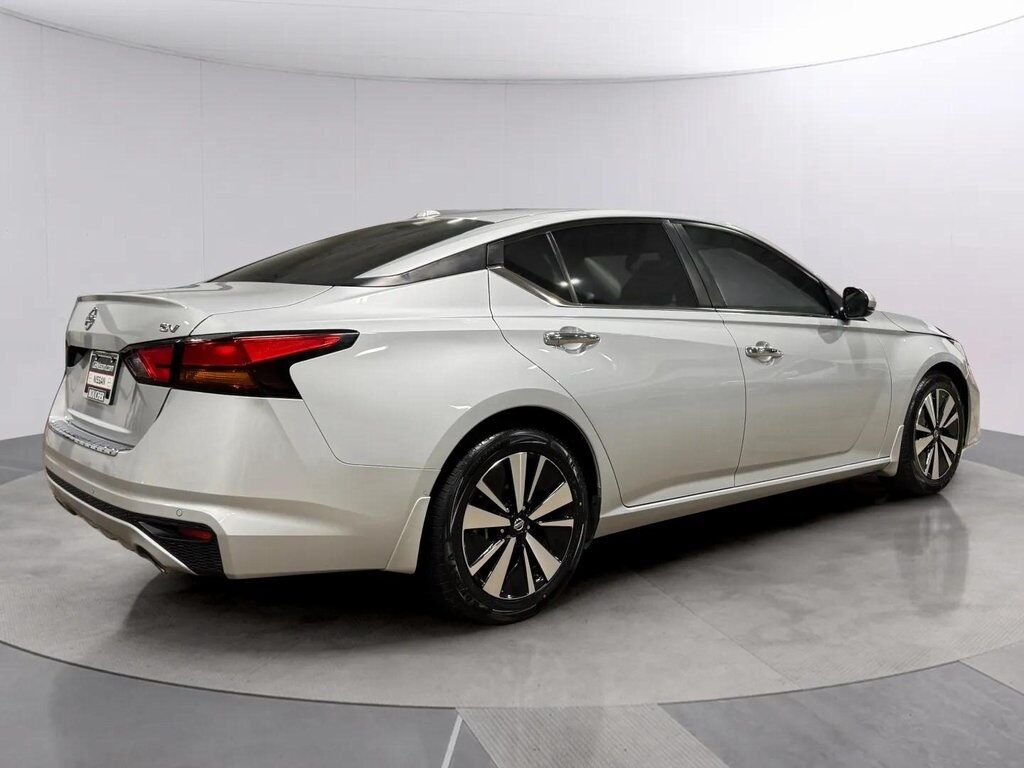 2022 Nissan Altima 2.5 SV w/Premium Pkg