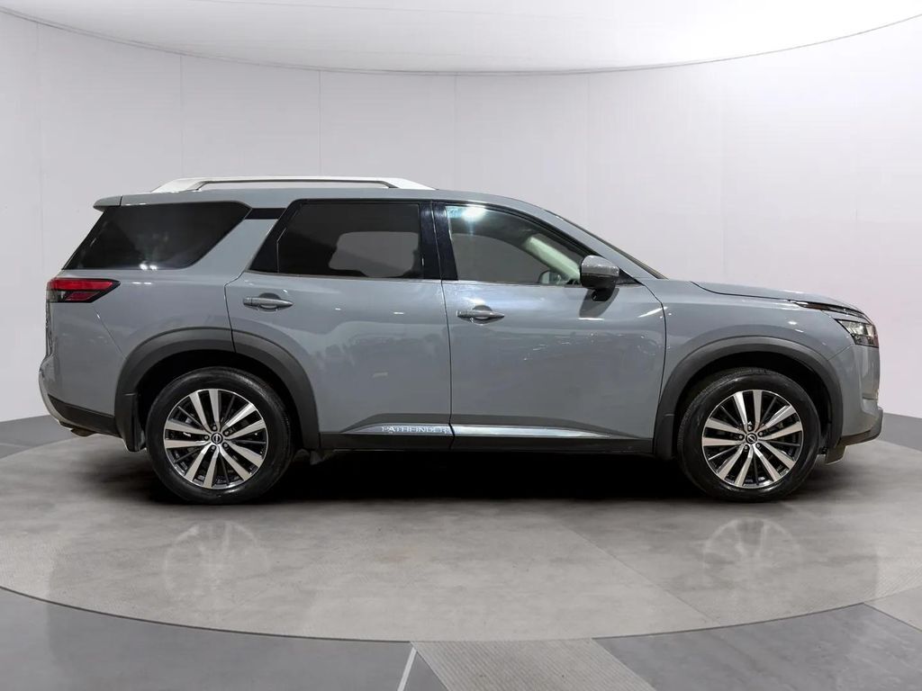 2022 Nissan Pathfinder Platinum