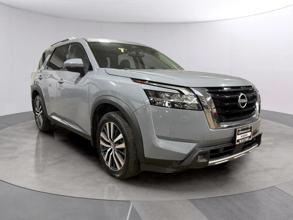 2022 Nissan Pathfinder Platinum