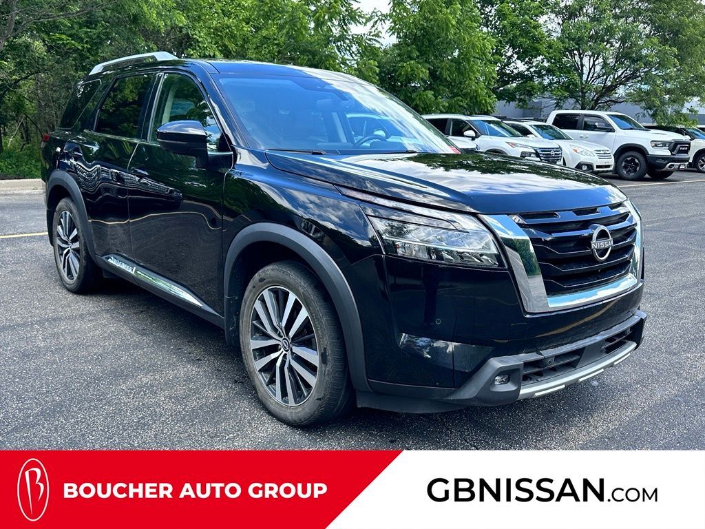 2022 Nissan Pathfinder Platinum