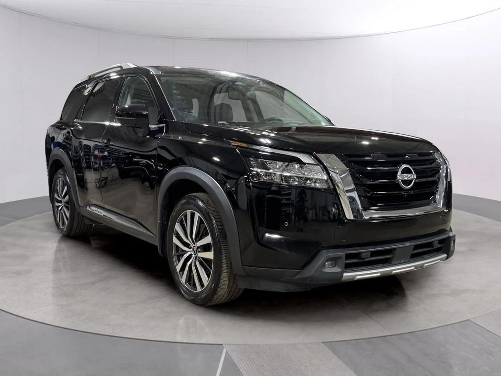 2022 Nissan Pathfinder Platinum