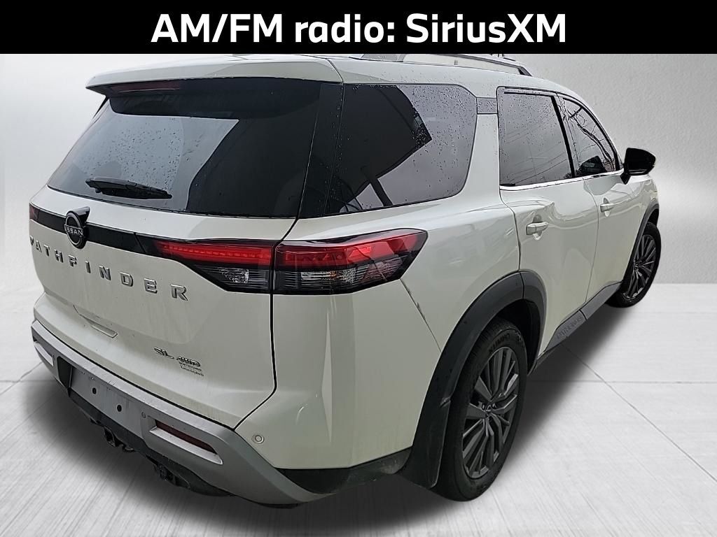 2022 Nissan Pathfinder SL