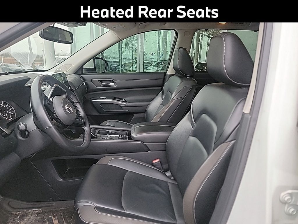 2022 Nissan Pathfinder SL