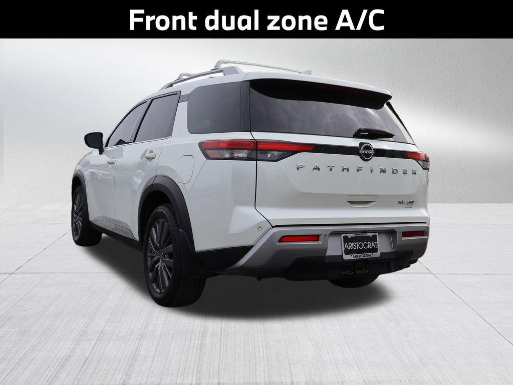 2022 Nissan Pathfinder SL